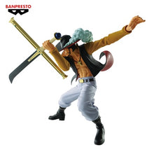 Cargar imagen en el visor de la galería, One Piece - Dracule Mihawk (Battle Record Collection) - Open Box
