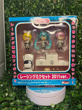 Cargar imagen en el visor de la galería, Vocaloid - Racing Miku 2011ver.
